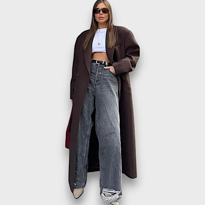 Oslaine – Cappotto in lana maximalista con silhouette maschile